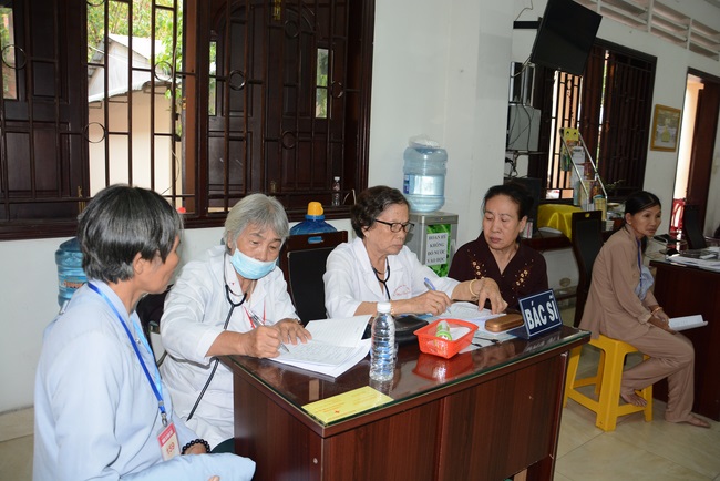 “HOW TO TAKE THE RIGHT PRAYING IN BUDDHISM” Dharma Talk in the 89th Seven-Day Retreat